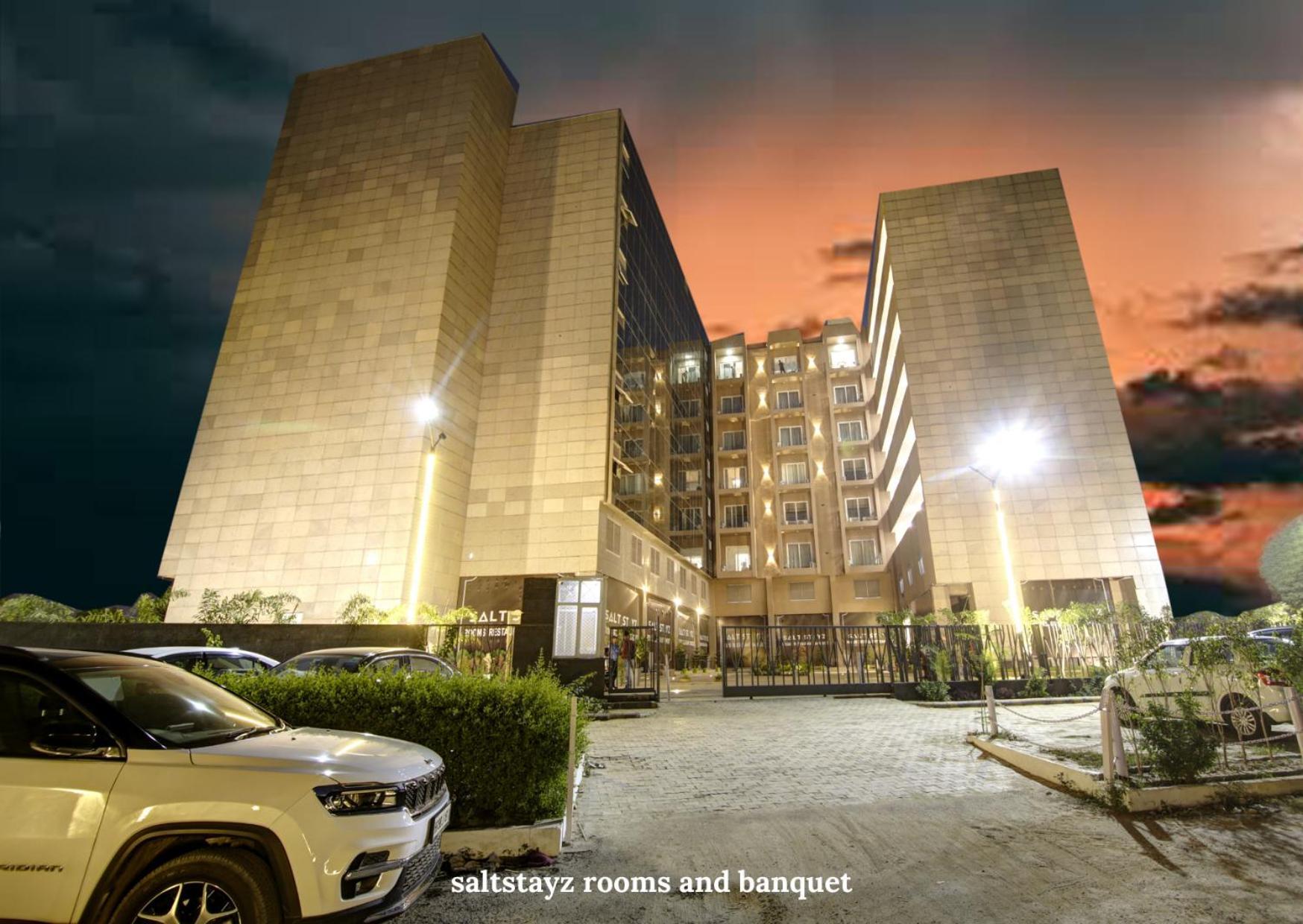 גורגאון Saltstayz Premier Executive Serviced Apartment - Golf Course Extension Road מראה חיצוני תמונה