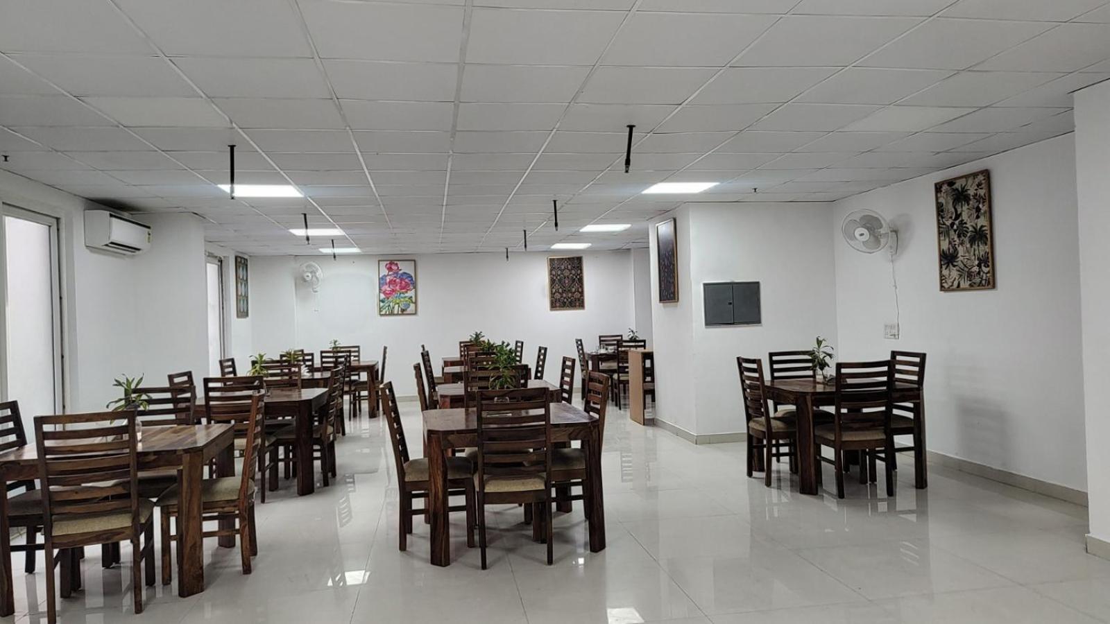 גורגאון Saltstayz Premier Executive Serviced Apartment - Golf Course Extension Road מראה חיצוני תמונה